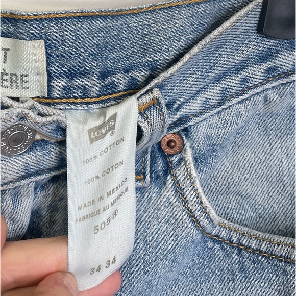 LEVIS cut off denim shorts - Picture 4 of 8